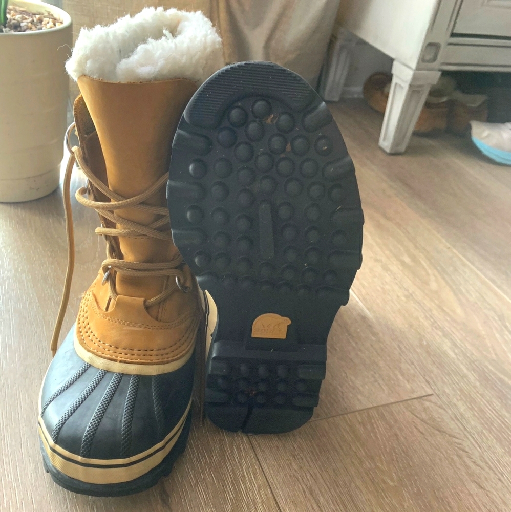 Sorel Caribou womens boots